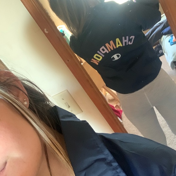 Cropped Navy Champion Windbreaker - Picture 6 of 8